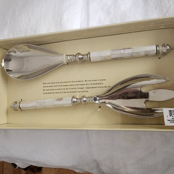 MOTHER OF PEARL SERVERS-NEW IN THE BOX - Picture 1 of 4